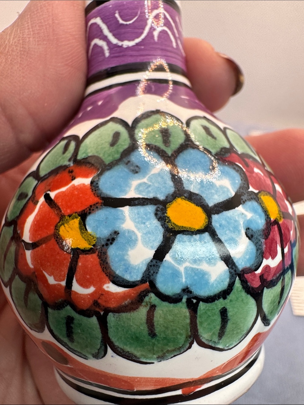 Vintage Hand-Painted Floral Ceramic Bud Vase Made in Puebla Mexico - Picture 11 of 16